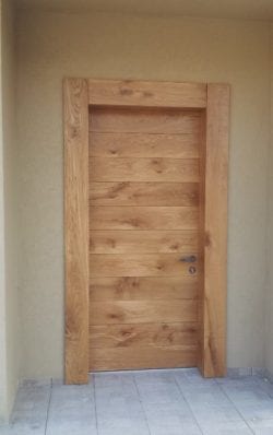 דלת כניסה עץ מבצע