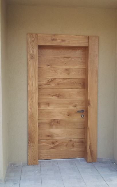 דלת כניסה עץ מלא